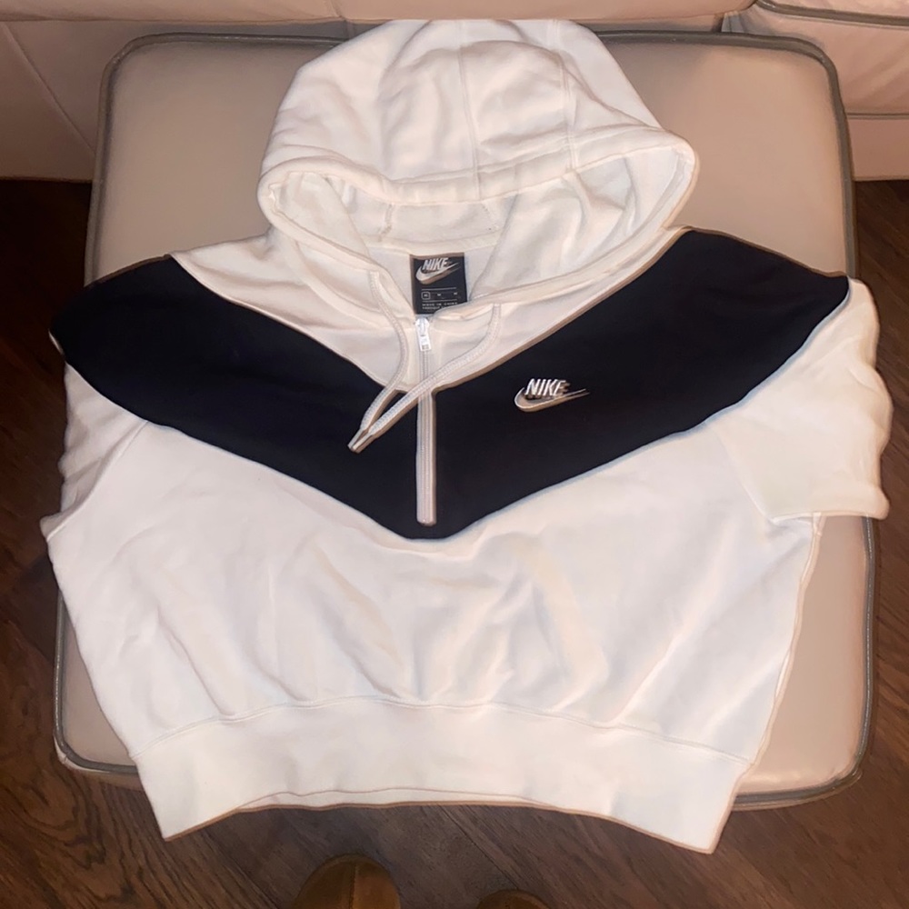 Nike Women's Sportswear Heritage Half-Zip Hoodie - size M